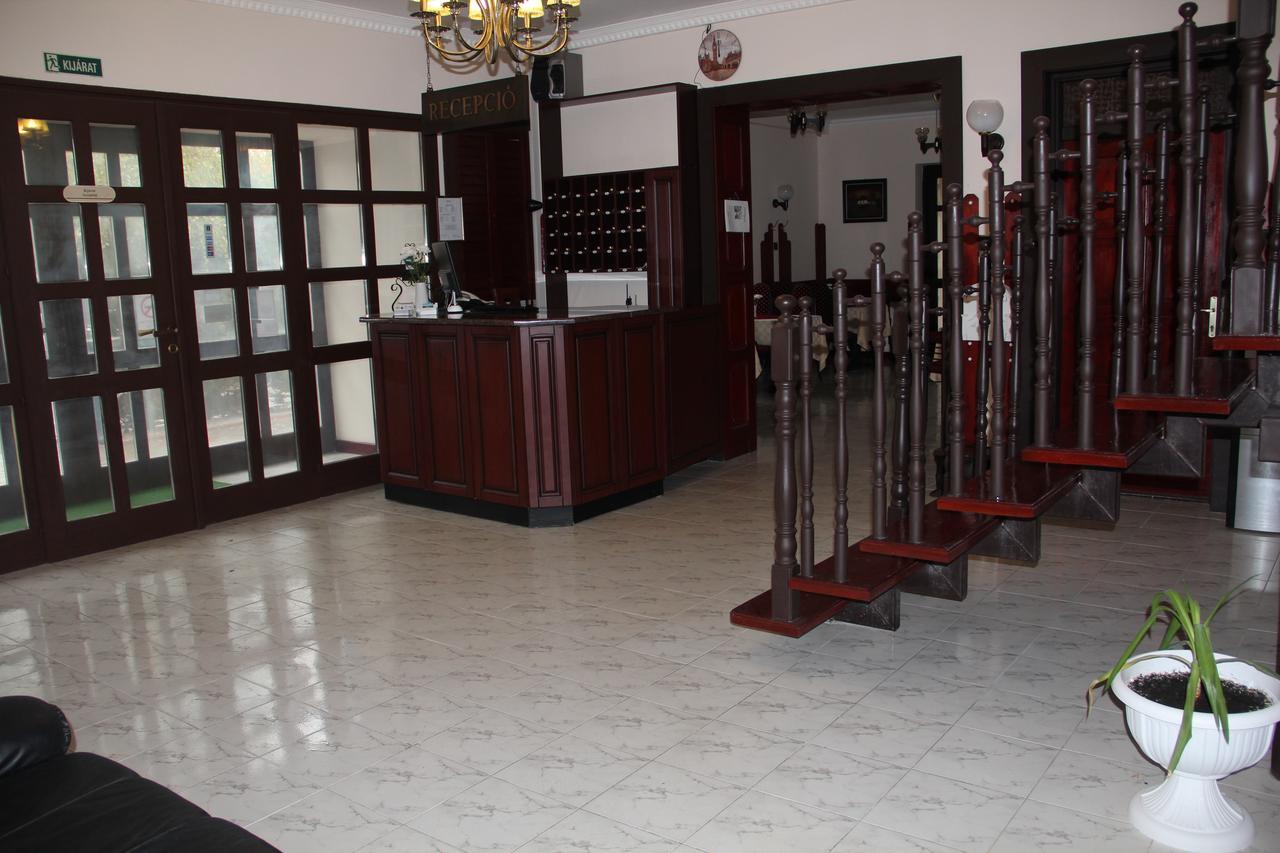 Karikas Hotel Hajdúszoboszló المظهر الخارجي الصورة